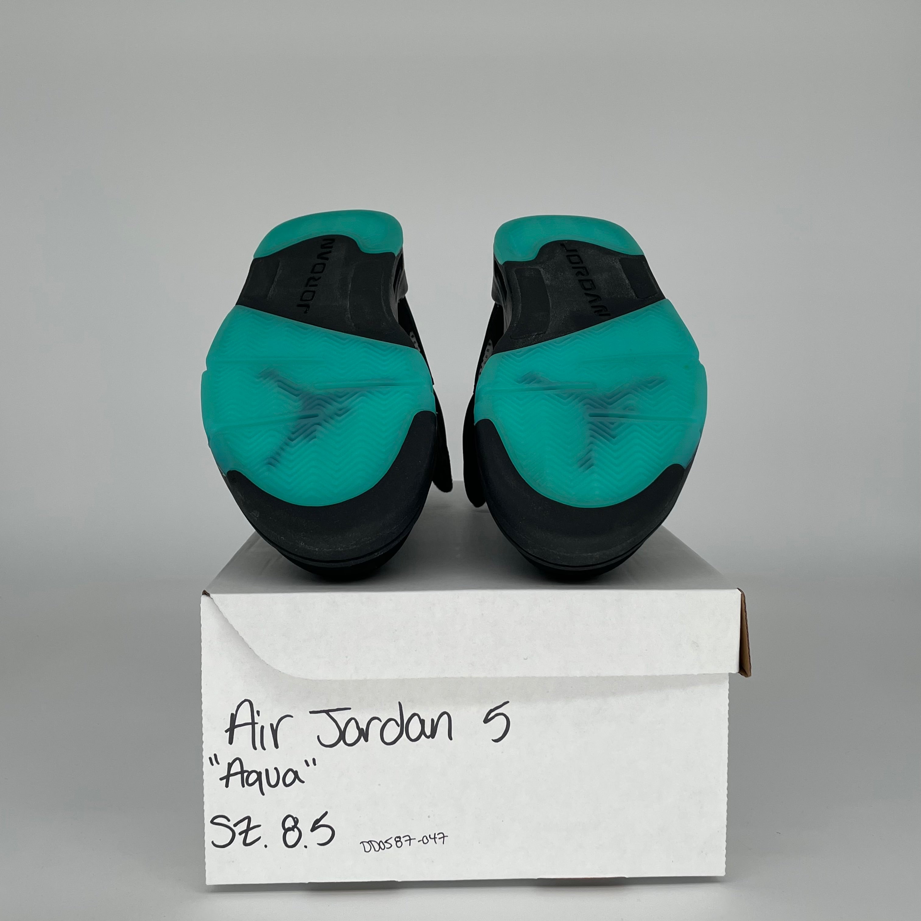 AIR JORDAN 5 AQUA SIZE 8.5 DD0587-047