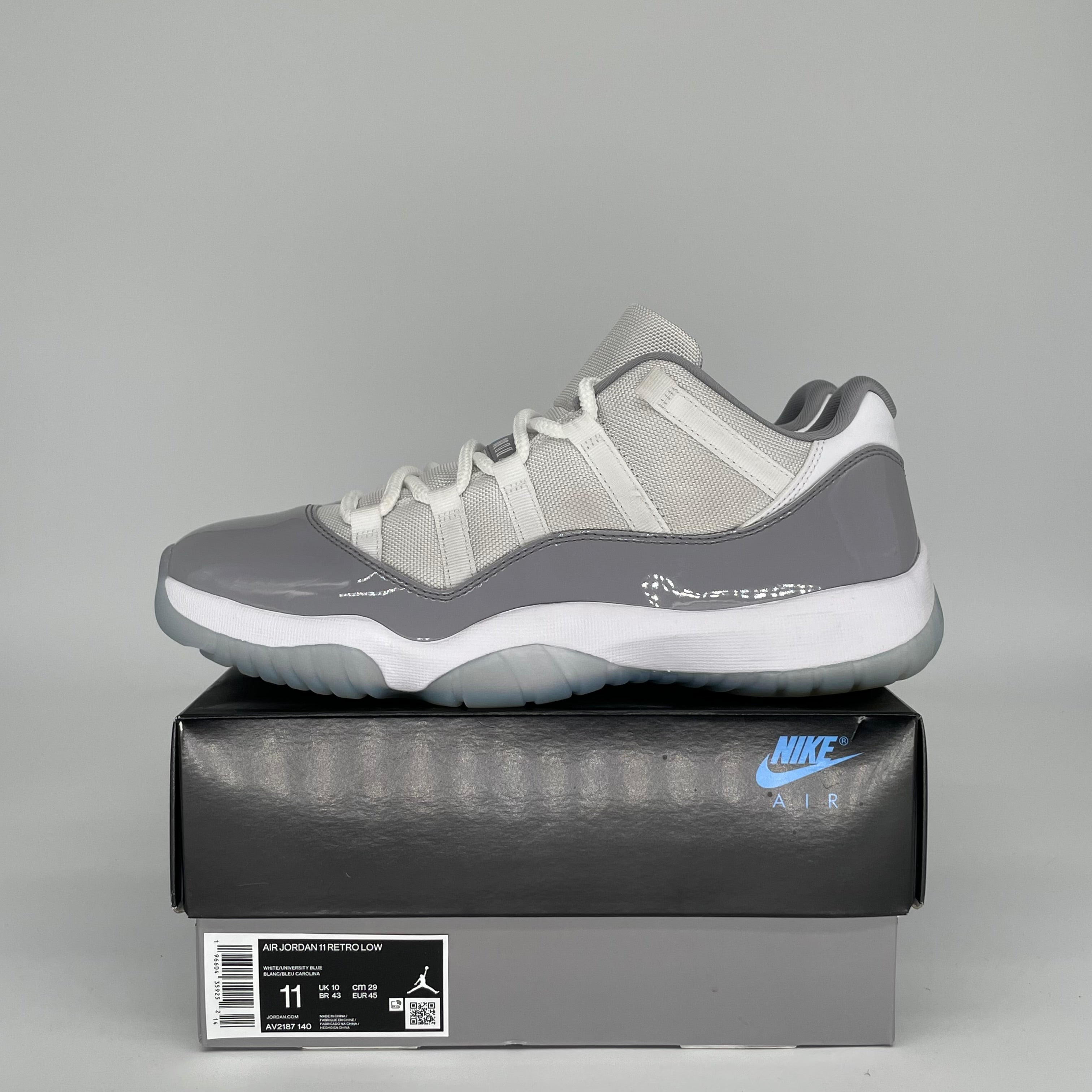 AIR JORDAN 11 LOW CEMENT GREY SIZE 11 AV2187-140