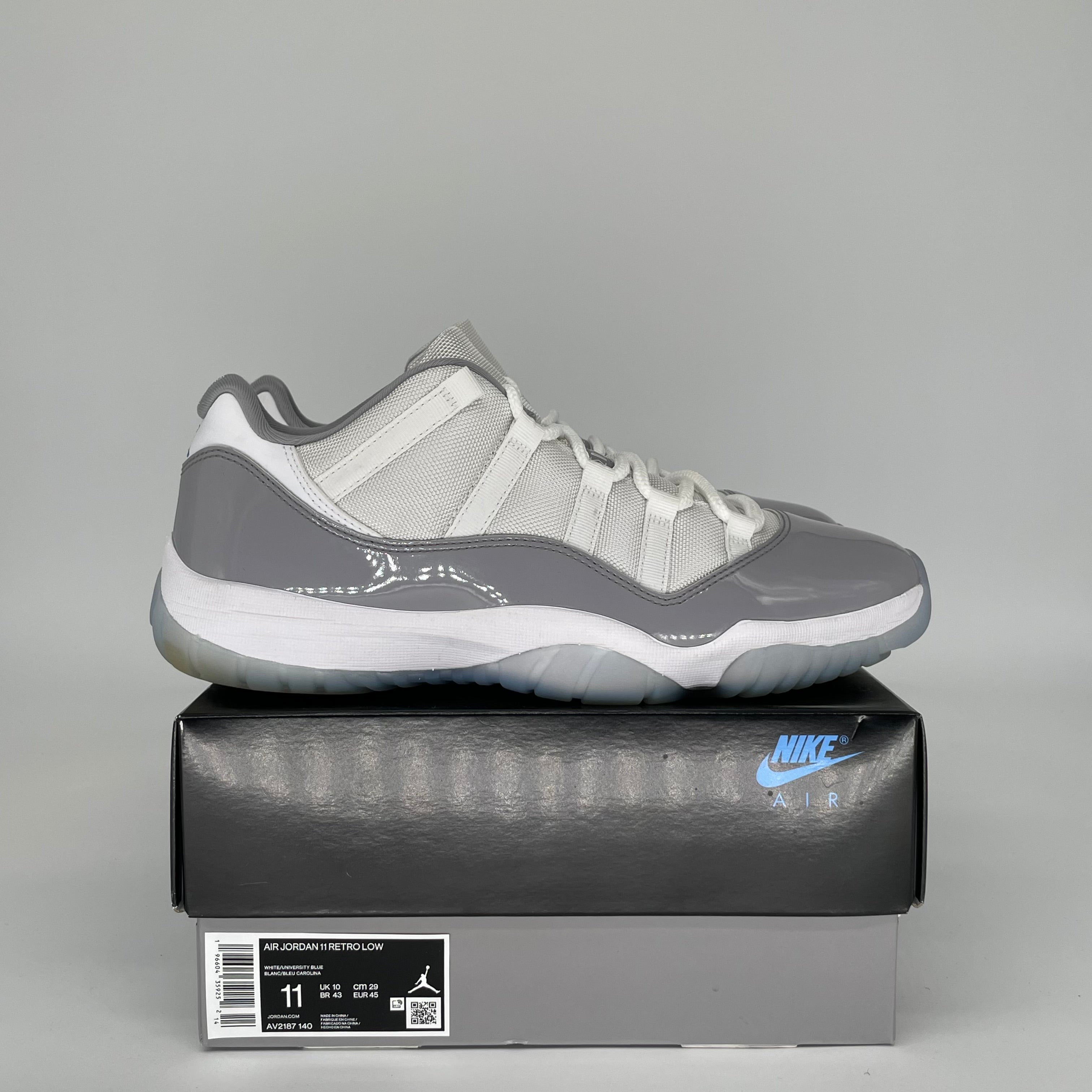 AIR JORDAN 11 LOW CEMENT GREY SIZE 11 AV2187-140