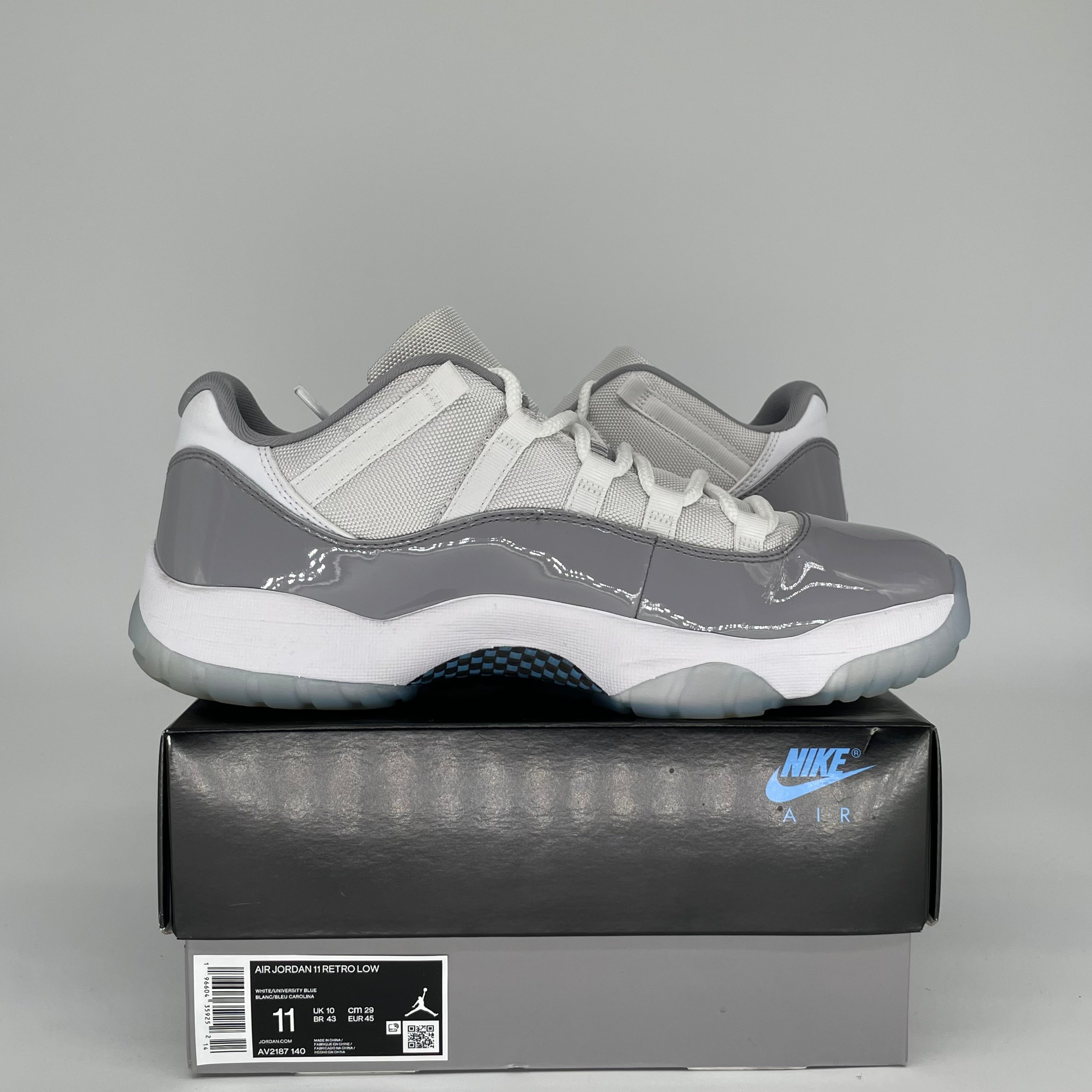 AIR JORDAN 11 LOW CEMENT GREY SIZE 11 AV2187-140