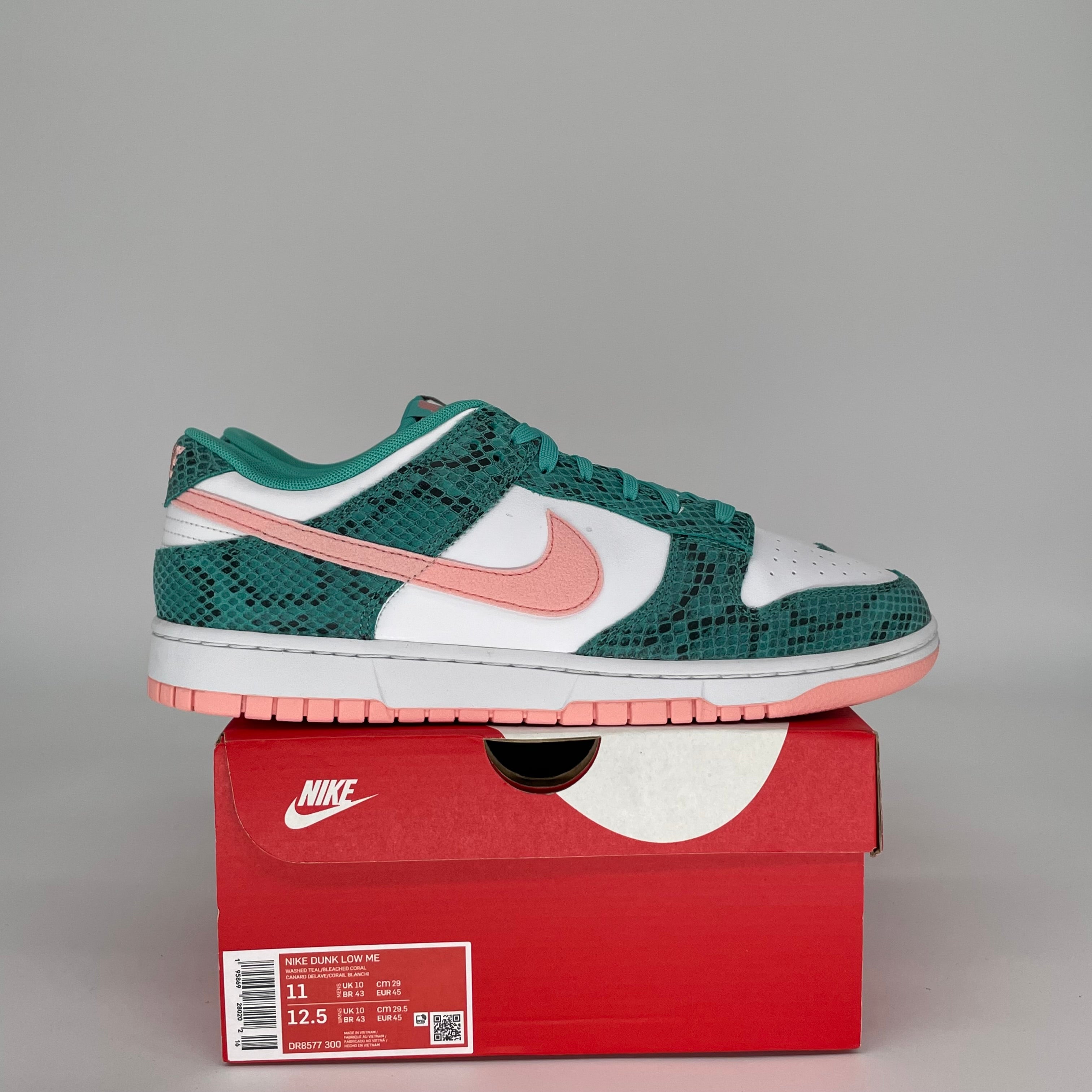 NIKE DUNK LOW SNAKESKIN WASHED TEAL BLEACHED CORAL SIZE 11 DR8577-300