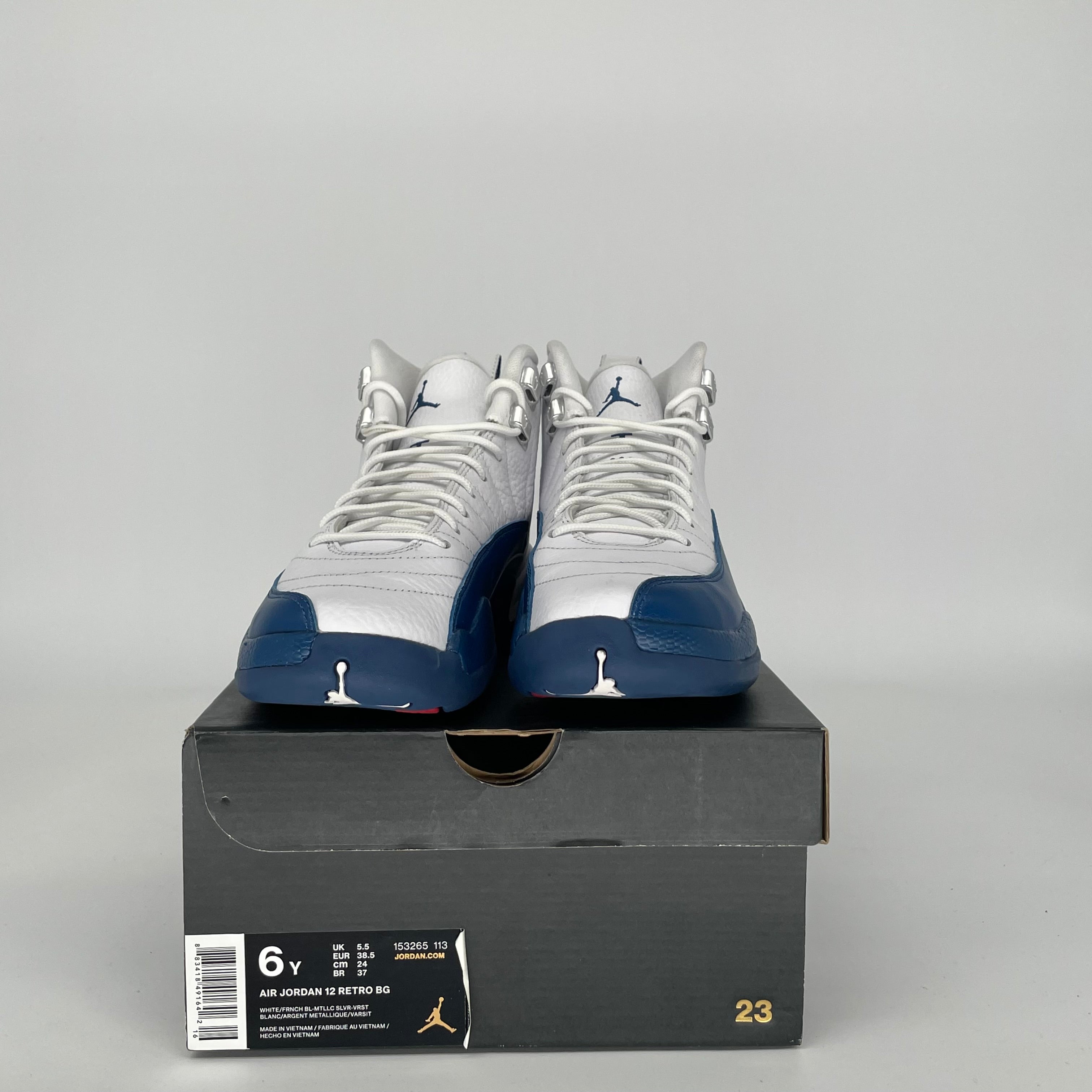 AIR JORDAN 12 FRENCH BLUE SIZE 6Y 153265-113