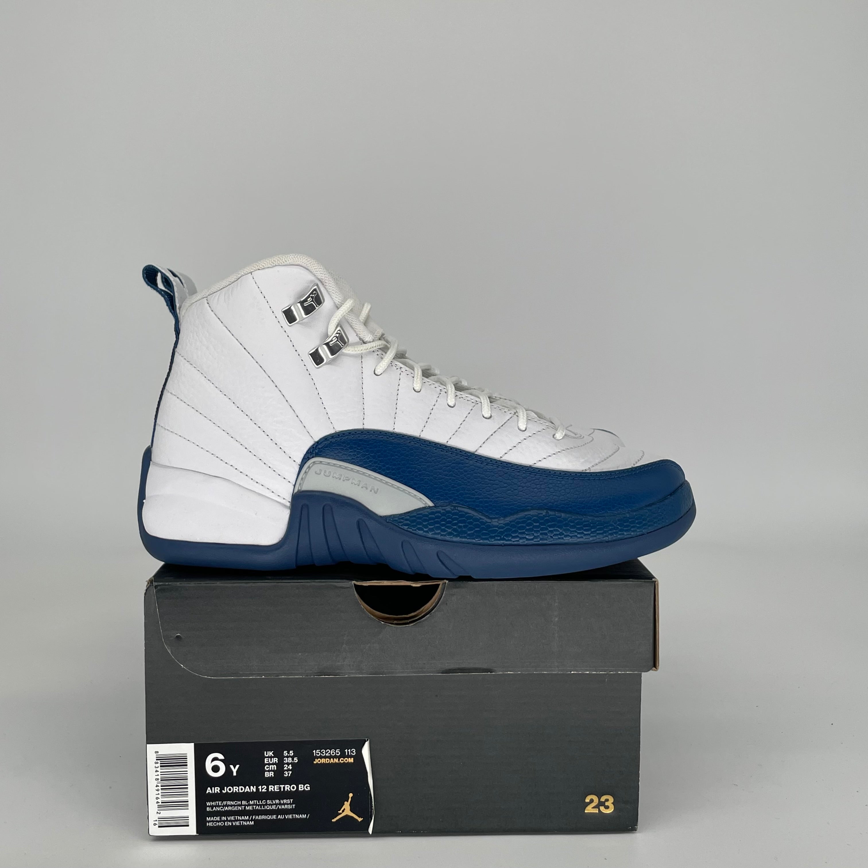 AIR JORDAN 12 FRENCH BLUE SIZE 6Y 153265-113