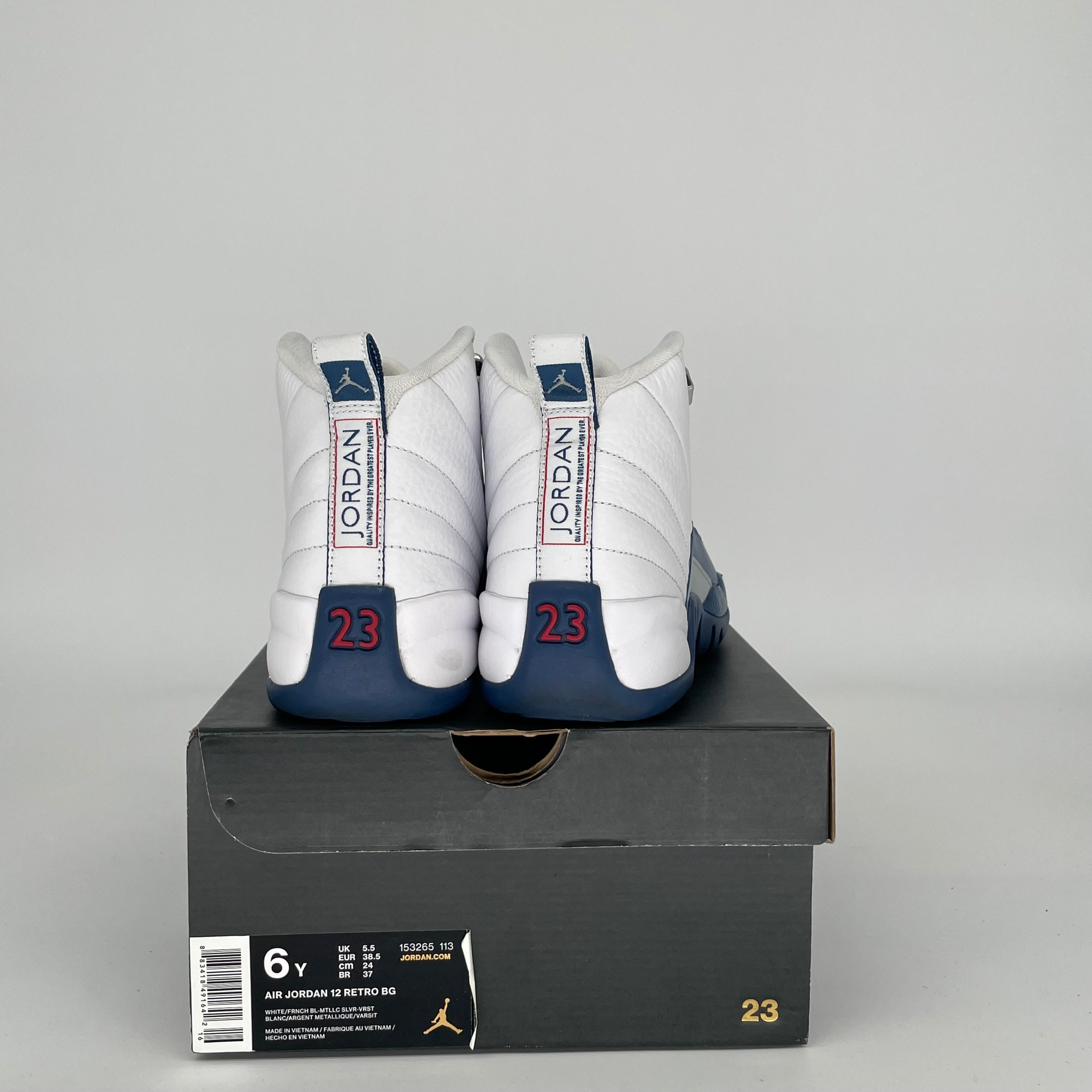 AIR JORDAN 12 FRENCH BLUE SIZE 6Y 153265-113