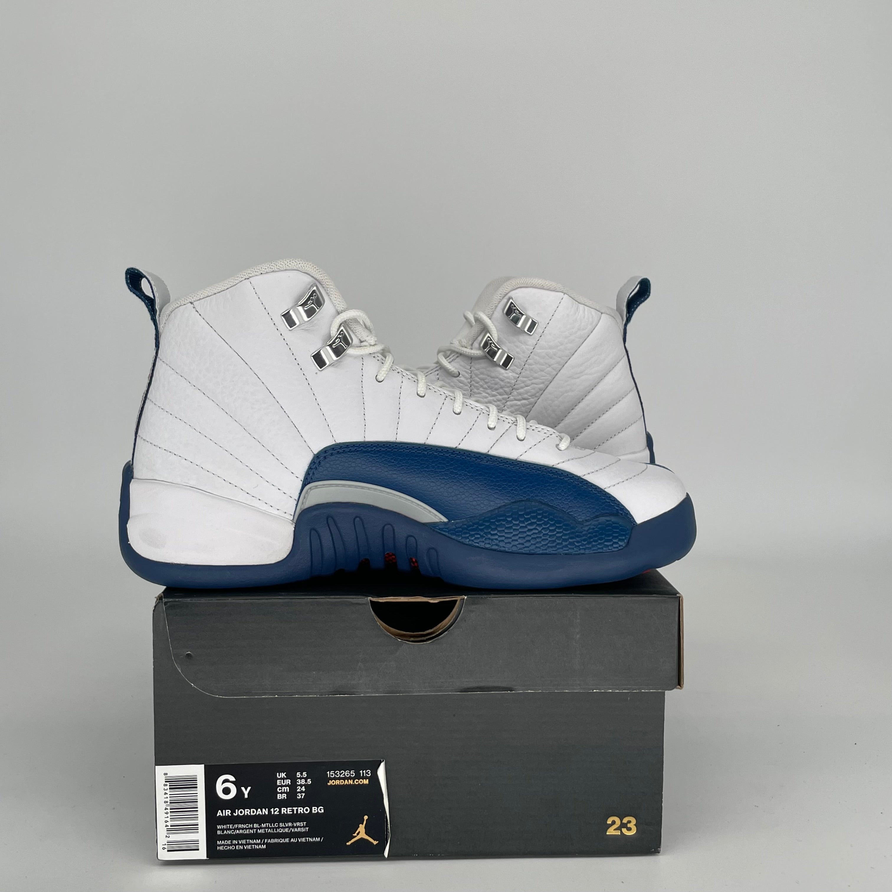 AIR JORDAN 12 FRENCH BLUE SIZE 6Y 153265-113